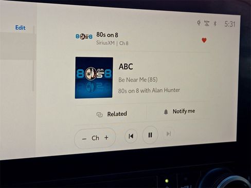 Used 2023 Toyota Highlander XLE image 18