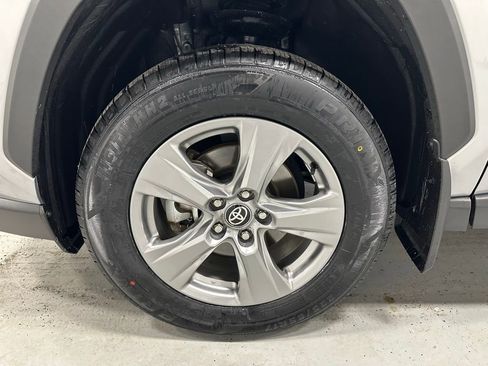 Used 2025 Toyota RAV4 XLE image 61