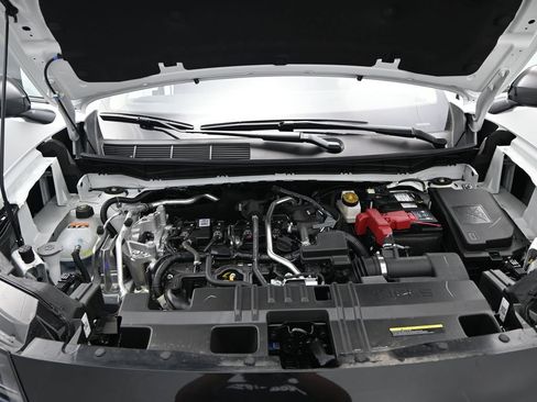 New 2026 Nissan Kicks SR w/ Illumination Package FWD image 5