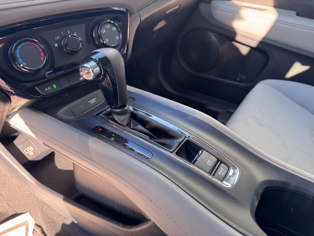 Used 2020 Honda HR-V LX image 24