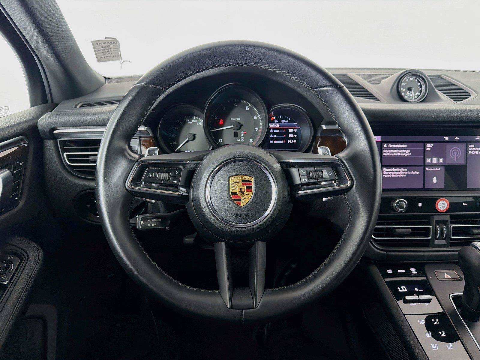 Certified 2022 Porsche Macan AWD/4WD image 11
