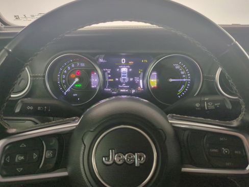 Used 2022 Jeep Wrangler Unlimited Sahara 4xe image 31