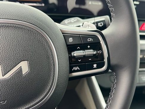 New 2026 Kia Carnival LXS FWD image 24
