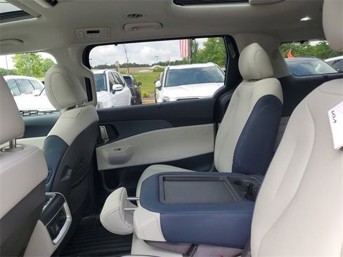 New 2026 Kia Carnival SX image 12