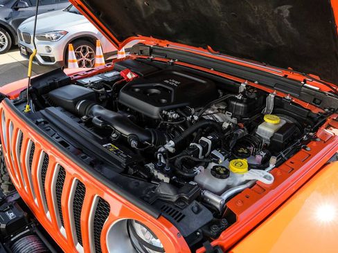 Used 2018 Jeep Wrangler Unlimited Sahara image 49