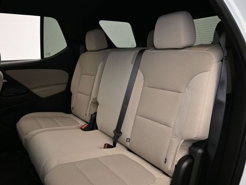 Used 2023 Chevrolet Traverse LS image 29