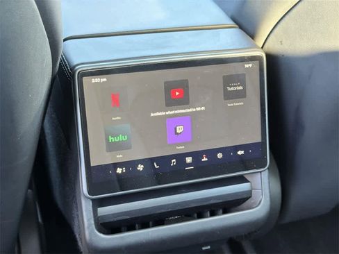 Used 2025 Tesla Model 3 Long Range image 32