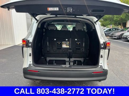 Used 2026 Toyota Sienna XLE FWD image 34