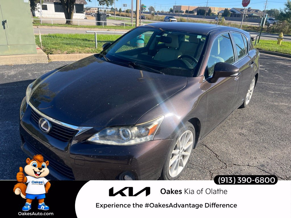 Used 2013 Lexus CT 200h w/ Premium Pkg w/Navigation FWD image 1