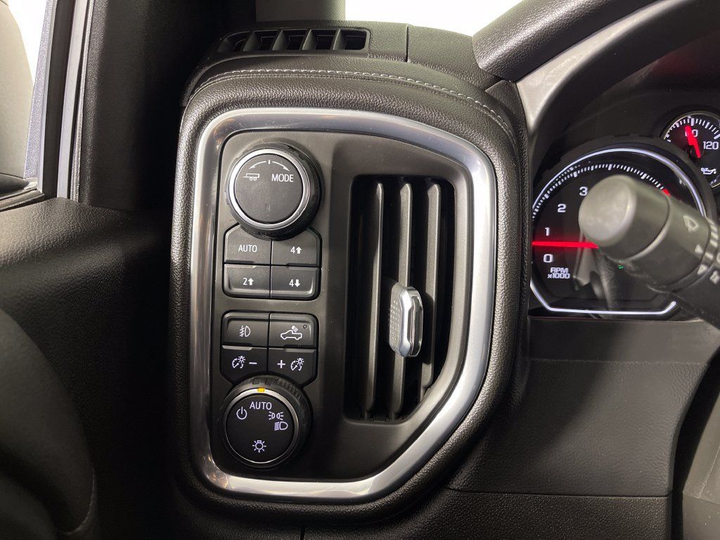 Used 2021 Chevrolet Silverado 1500 LT Trail Boss w/ Convenience Package II AWD/4WD image 28