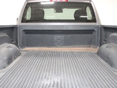Used 2015 RAM 1500 Express RWD image 21