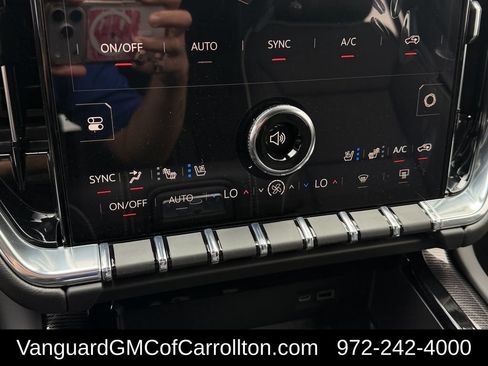New 2026 GMC Yukon Elevation w/ Elevation Premium Package AWD/4WD image 17