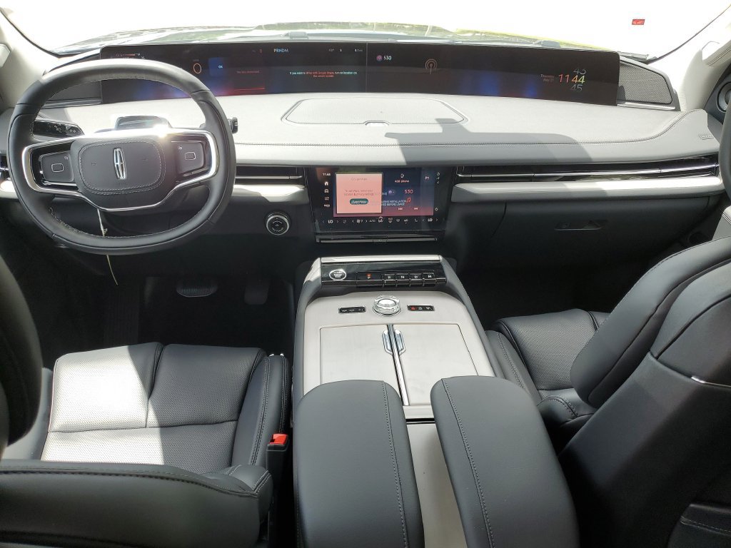 New 2026 Lincoln Navigator Premiere AWD/4WD image 15