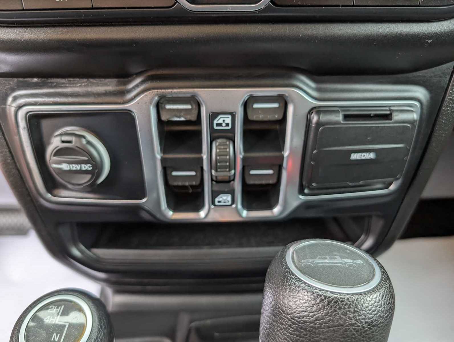 Used 2020 Jeep Gladiator Sport w/ Quick Order Package 24S AWD/4WD image 31