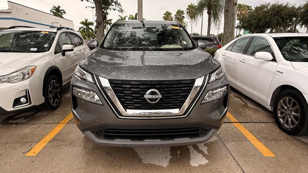 Used 2023 Nissan Rogue SV FWD image 3