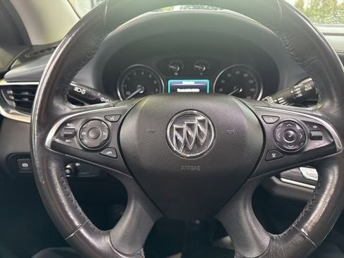 Used 2019 Buick Enclave Essence image 10