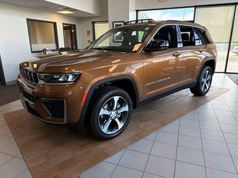 New 2026 Jeep Grand Cherokee Limited AWD/4WD image 4