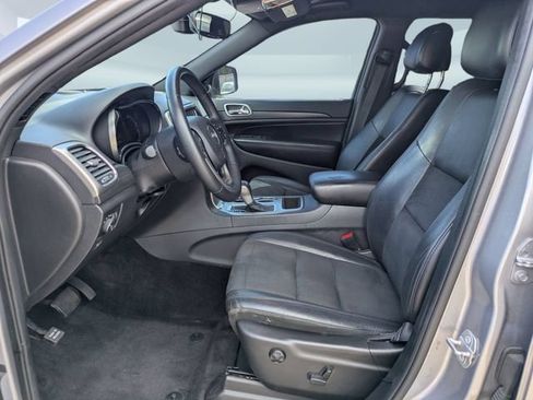 Used 2018 Jeep Grand Cherokee Altitude RWD image 21
