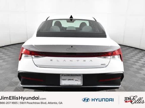 New 2025 Hyundai Elantra Limited w/ Cargo Package image 9