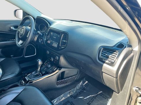 Used 2021 Jeep Compass Latitude AWD/4WD image 27