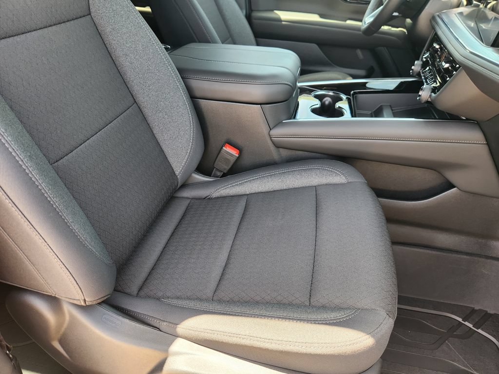 New 2026 Chevrolet Tahoe LS w/ LPO, Dark Essentials Package AWD/4WD image 9