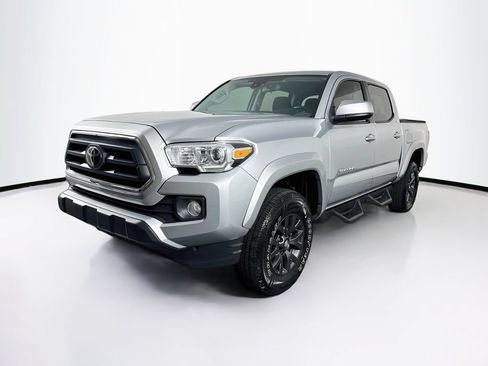 Used 2022 Toyota Tacoma SR5 w/ SR5 Appearance Package (SM) RWD image 3