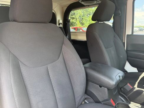 Used 2014 Jeep Wrangler Sport AWD/4WD image 12