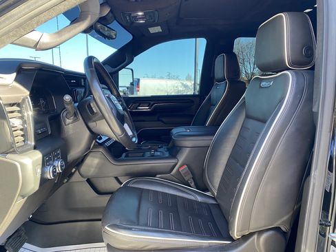 Used 2024 GMC Sierra 2500 AT4X image 17