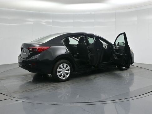Used 2018 MAZDA MAZDA3 Sport image 6