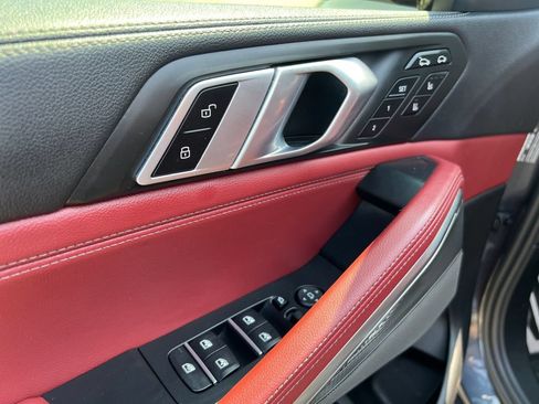 Used 2020 BMW X6 M50i AWD/4WD image 11