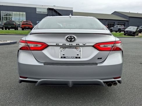 Used 2019 Toyota Camry image 7