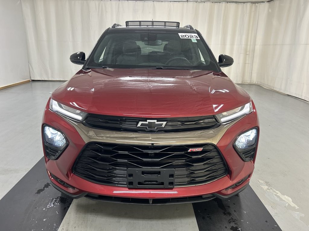 Certified 2023 Chevrolet TrailBlazer RS w/ Sun and Liftgate Package AWD/4WD image 3