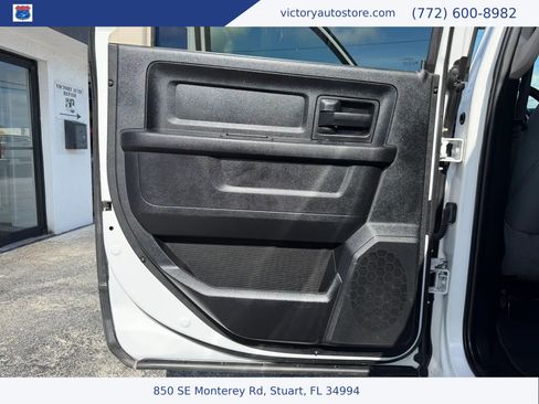 Used 2018 RAM 3500 Tradesman w/ Chrome Appearance Group RWD image 16