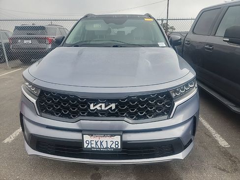 Certified 2022 Kia Sorento S w/ Panoramic Sunroof Package FWD image 2