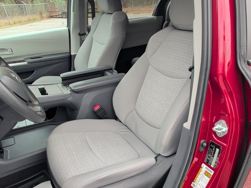 Certified 2024 Toyota Sienna LE AWD/4WD image 21