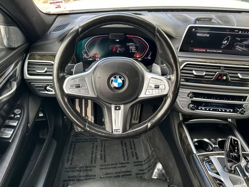 Used 2022 BMW 750i xDrive w/ Executive Package AWD/4WD image 15