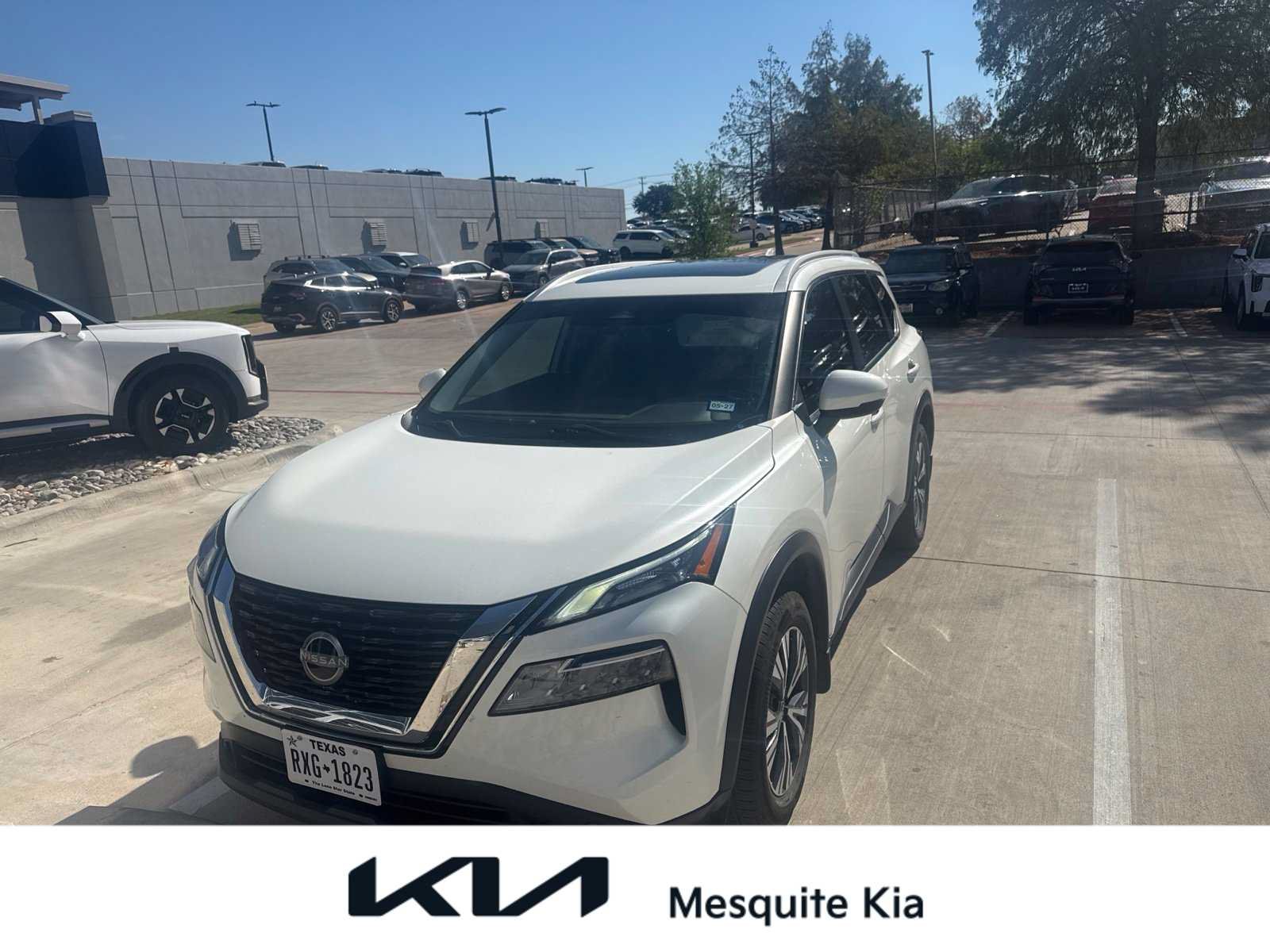 Used 2022 Nissan Rogue SV w/ SV Premium Package AWD/4WD image 1