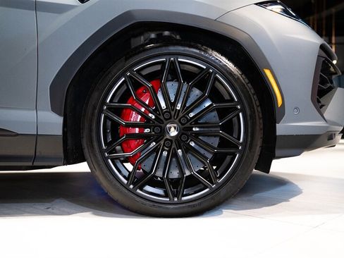 Used 2025 Lamborghini Urus SE AWD/4WD image 19