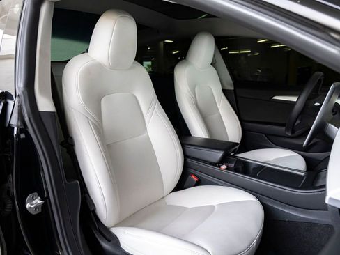 Used 2023 Tesla Model 3 Performance image 28