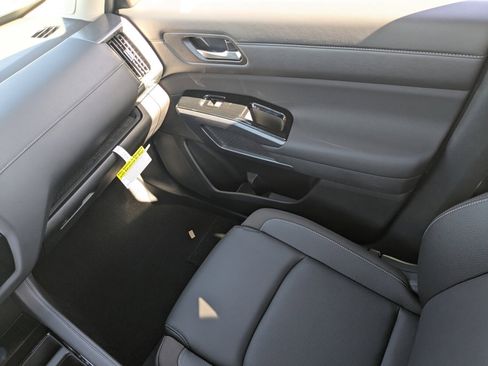 New 2026 Nissan Pathfinder SL image 23