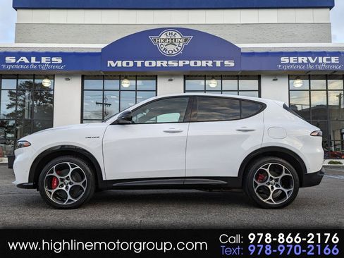 Used 2024 Alfa Romeo Tonale Veloce w/ Active Assist Package AWD/4WD image 1