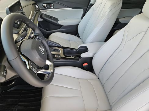 New 2025 Acura Integra image 13