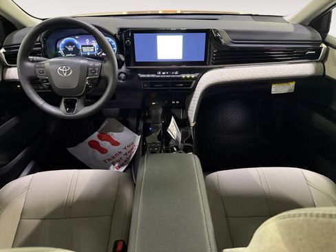 Used 2026 Toyota Camry XLE FWD image 17