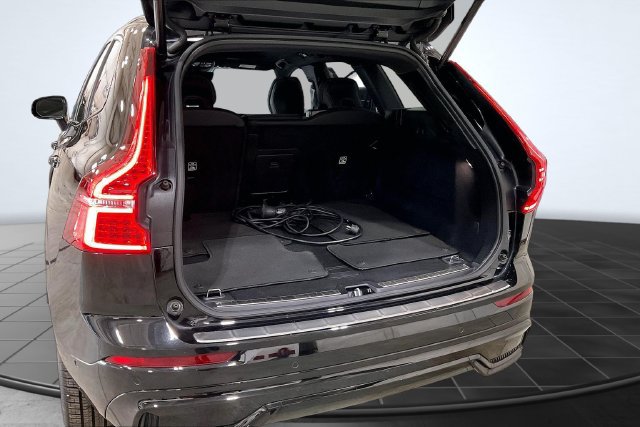 Certified 2024 Volvo XC60 T8 Ultimate AWD/4WD image 6