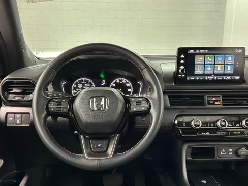Used 2024 Honda Pilot TrailSport image 8