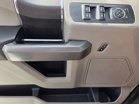 Used 2017 Ford F150 XLT image 34