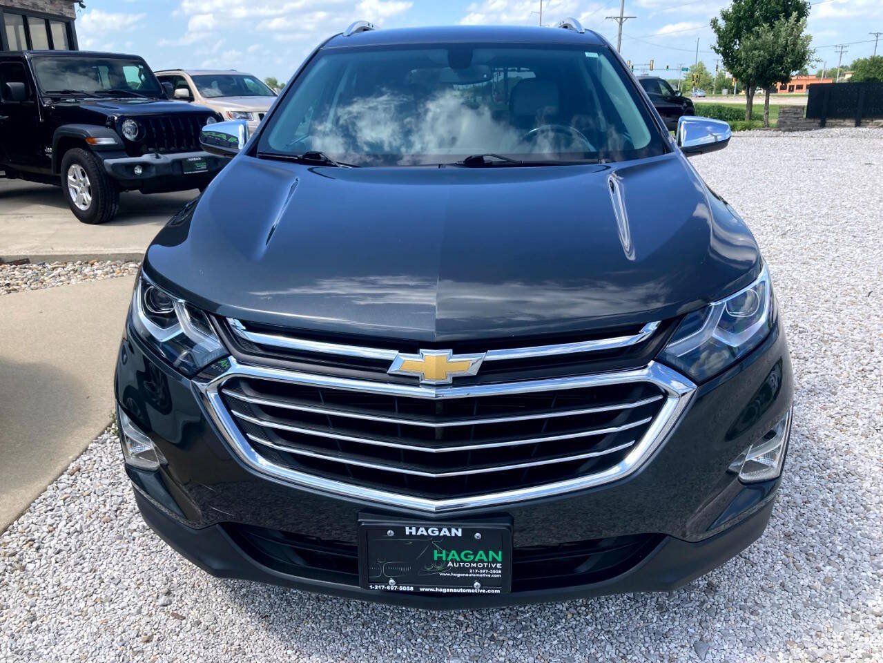 Used 2018 Chevrolet Equinox Premier w/ LPO, Cargo Package FWD image 3