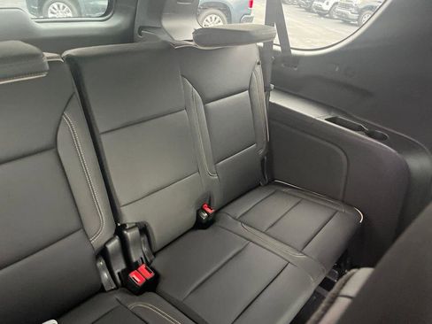New 2026 Chevrolet Suburban Premier image 32