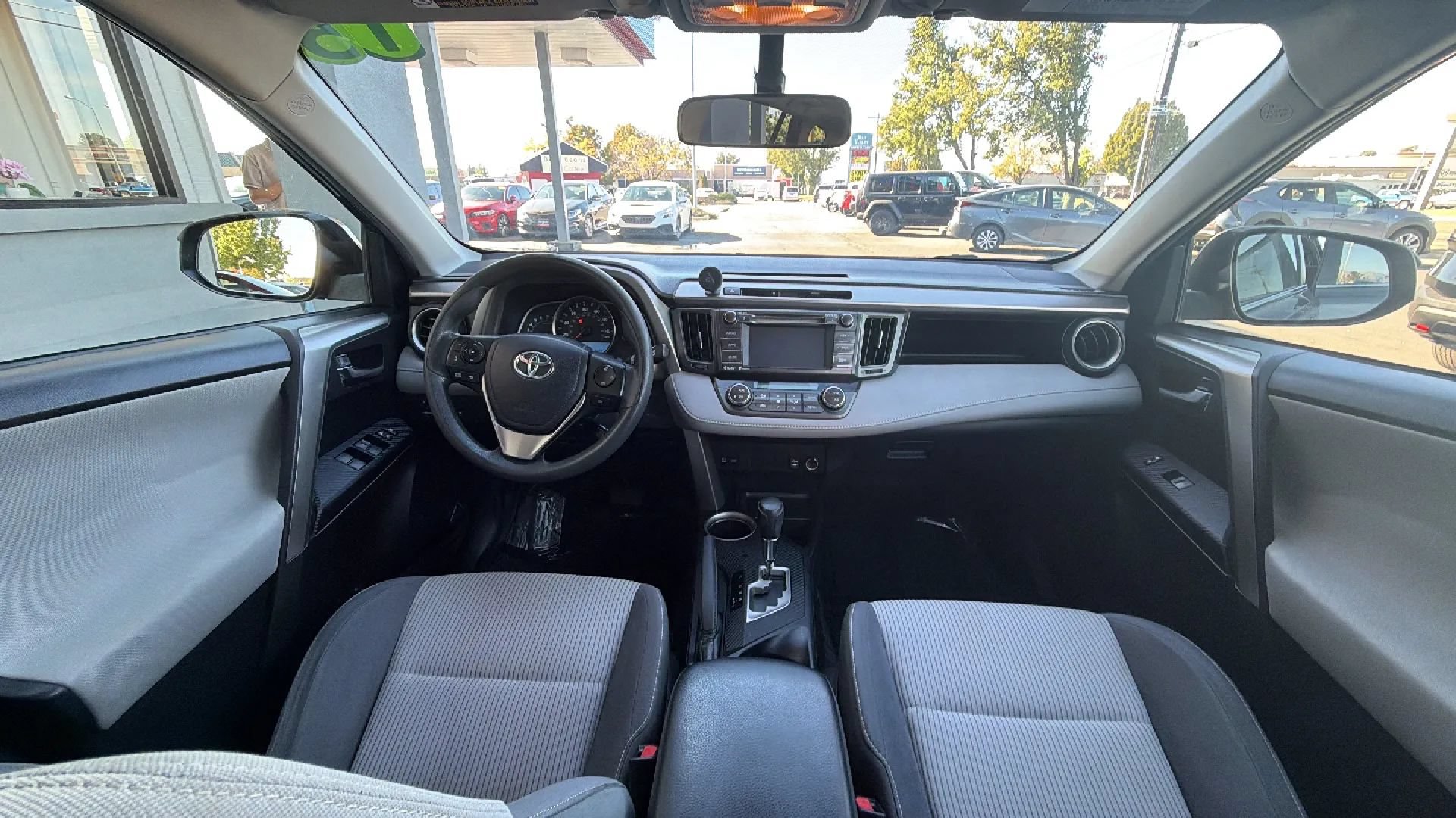 Used 2015 Toyota RAV4 XLE AWD/4WD image 12