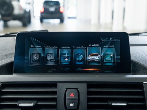 Used 2017 BMW M2 image 13